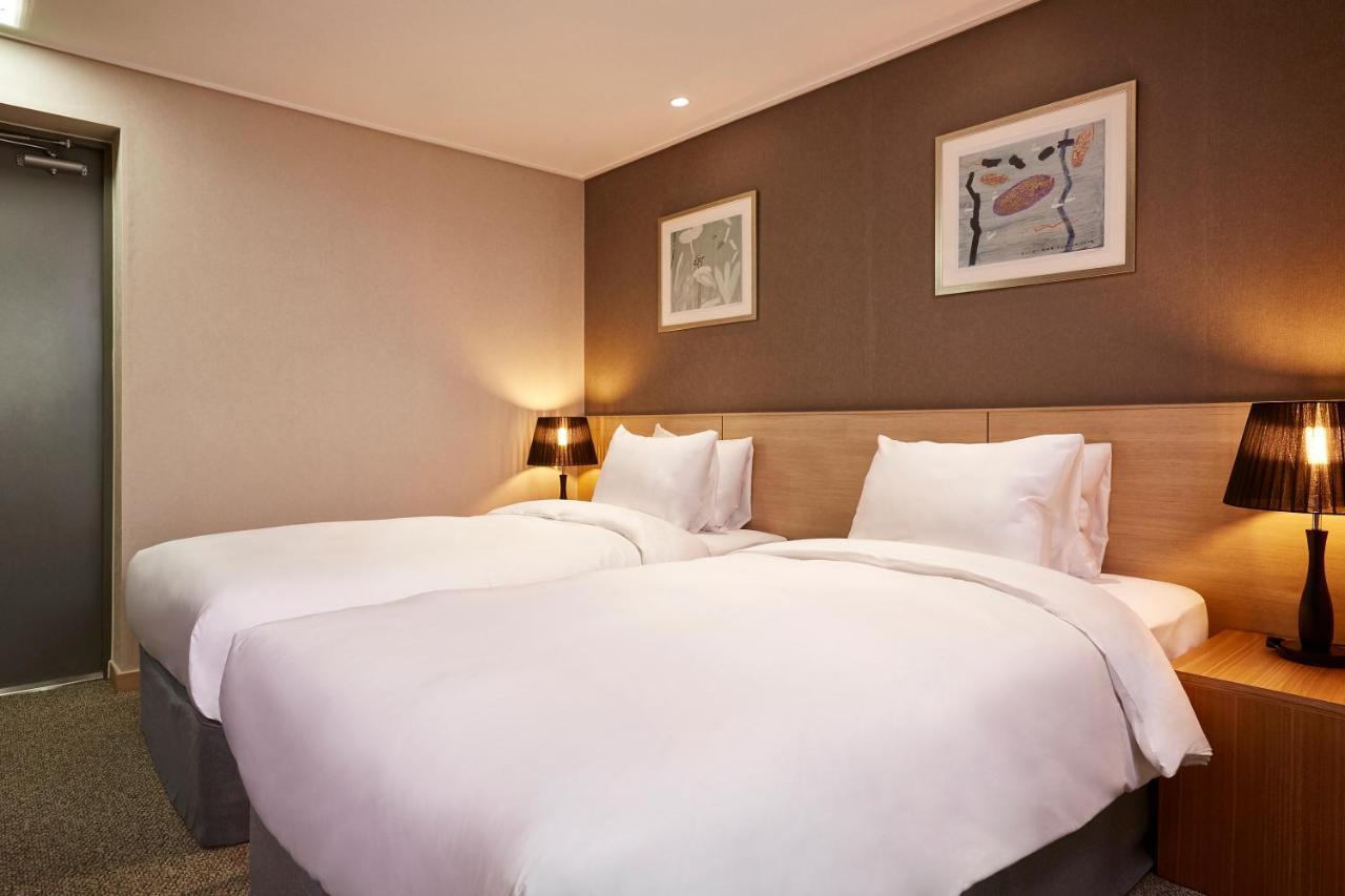 Raonstay In Perla Hotel Чинджу Экстерьер фото